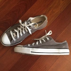 CONVERSE Chuck Taylor Sneakers sz 7 mens 9 womens